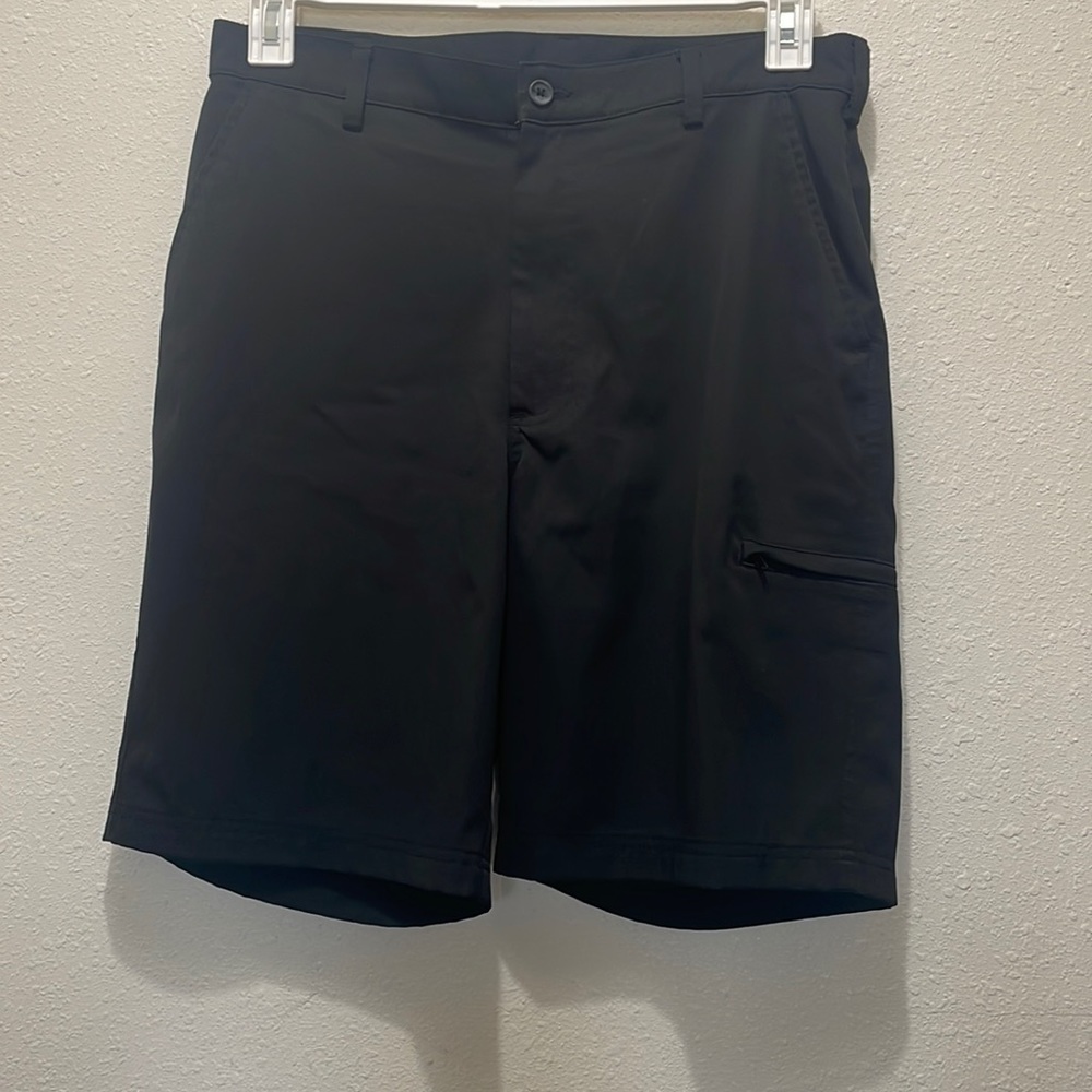 Pebble Beach Performance Shorts, Size 32